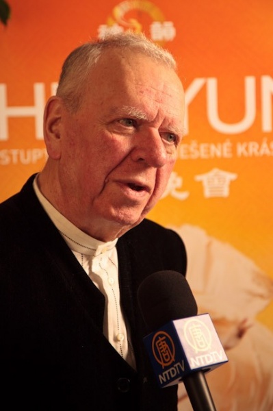 20100420 Shen Yun Brno Milan Uhde Dramatik