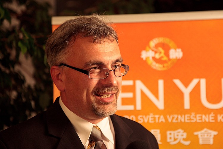 20100420 Shen Yun Brno Petr Mrkyvka 2