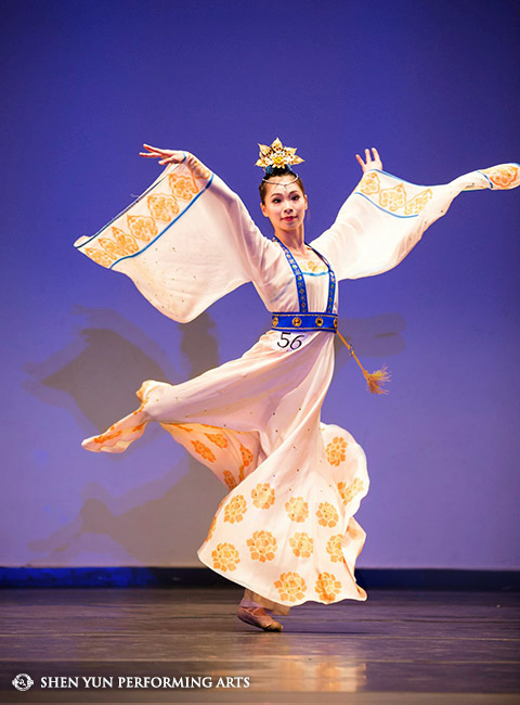 Shen Yun Principal Dancer Alison Chen, bronze winner of the female adult di...