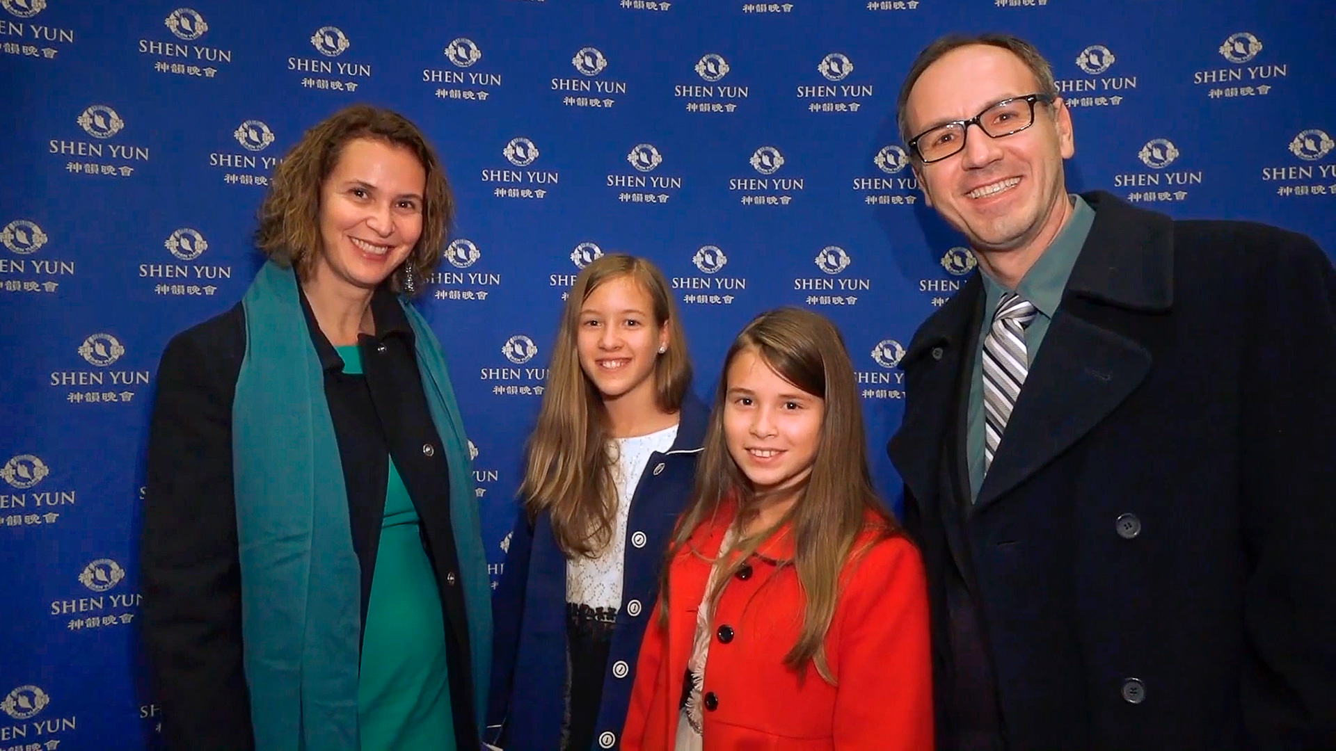 Shen Yun Performing Arts | A Spectacular Holiday Gift - Videos