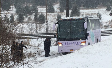 Snowy Bus Thumb