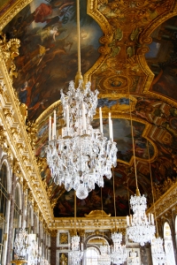 Und schlie&szlig;lich verlassen wir das Schloss von Versailles (TK Kuo).