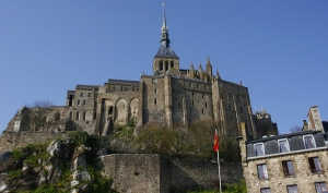 Der Berg, der nach Saint Michel (dem heiligen Michel) benannt ist. (Annie Li)