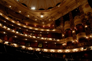 El Coliseo de Londres, tambi&eacute;n conocido como la &Oacute;pera Nacional Inglesa, fue renovado en 2004 (TK Kuo).