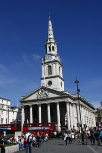 Trafalgar Square, proprio di fronte al teatro (TK Kuo).