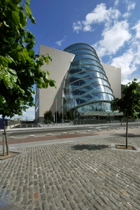 La compagnie a quitt&eacute; la France pour se rendre en Irlande et se produire dans le Convention Centre de Dublin, un th&eacute;&acirc;tre ouvert depuis un an.