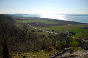 Fr&aring;n Tyskland reste vi under tv&aring; dagar till Sverige d&auml;r vi, p&aring; v&auml;g till Stockholm, stannade vid Brahehus med utsikt &ouml;ver sj&ouml;n V&auml;ttern. (TK Kuo)