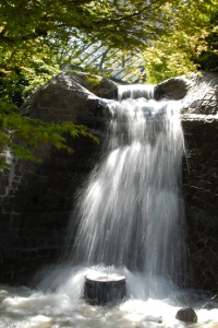 Jemals ein Evian Mineralwasser getrunken? Nun hier kommt es her, aus Evian, Frankreich, direkt gegen&uuml;ber der Schweizer Grenze. (TK Kuo)