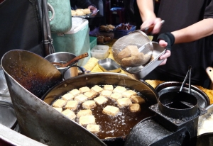 Good friendly service comes with good foul-smelling food.