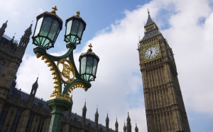 Der Palace of Westminster vom gegen&uuml;berliegenden Themse-Ufer aus. (Annie Li)