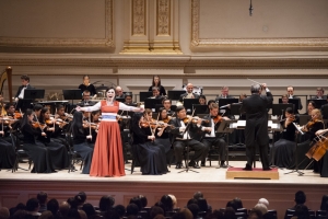 Soprano Haolan Geng performs &#039;The Purpose of Life&#039; with the Shen Yun Symphony Orchestra and Milen Nachev conducting.