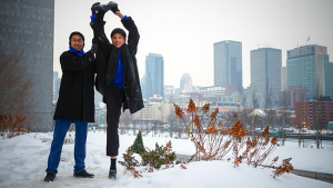 So cold that dancers Tony Xue (left) and Anthony Kuo are frozen stiff. (By dancer F Chun)