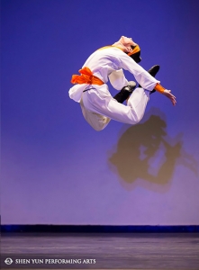 Shen Yun dancers Faustina Quach (right) and Cindy Liu perform at the International Classical Chinese Dance Competition.