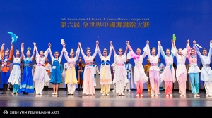 ニューヨークのトライベッカ・パフォーミング・アーツ・センターで先月開催された全世界中国古典舞踊大会の最終競技者たち
