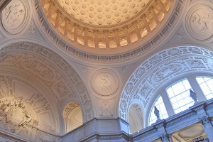 Taket p&aring; San Franciscos City Hall som blev &aring;teruppbyggt efter en jordb&auml;vning 1906.