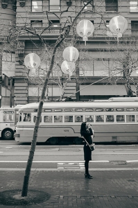 La prima ballerina Lily Wang mentre immortala San Francisco (foto del ballerino Songtao Feng)