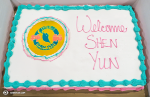 Y en Rhode Island, la buena gente de Providence dio la bienvenida a la Compañía de Gira de Shen Yun en su corta visita para realizar dos presentaciones el sábado. (Foto de la bailarina Helen Li)
