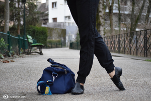 Con un poco de tiempo libre, la compañía pasó una hermosa mañana paseando por la pintoresca Annecy, Francia. La gira por Europa acaba de comenzar… (Foto de la bailarina Diana Teng)