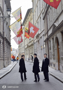 Under tiden i Europa hade Shen Yun International Company en ledig dag i Genève. (Foto av Ziyuan Fu)
