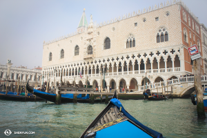 En un día libre en Italia, la Compañía Internacional de Shen Yun visitó Venecia. En la foto, el Palazzo Ducale. (Foto de Olivia Chang)
