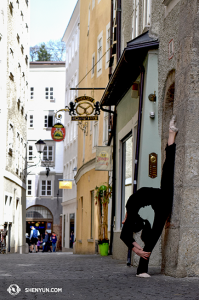 And Jessica Si felt inspired to stretch. (photo by dancer Diana Teng)
