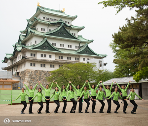 神韻世界芸術団の女性団員たち（撮影：ダンサー、ステファニー・グオ）
