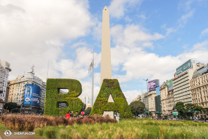 Sementara itu, Shen Yun Touring Company menyelesaikan tur mereka di Buenos Aires, Argentina. (Foto oleh Chewy Chen)