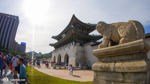 Shen Yun World Company was wrapping up its tour in South Korea and Seoul was supposed to be the next-to-last city. But after threats from the Chinese Embassy, KBS Hall canceled the four Shen Yun performances there. Principal Dancer Ben Chen spent some time visiting the traditional palaces of Seoul. (photo by dancer Ben Chen)
