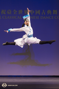 Shen Yun&rsquo;s Jay Huang, die de tweede plaats won in de klasse volwassen mannen.