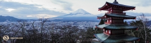 佛塔與富士山。（攝影：小林建司）
