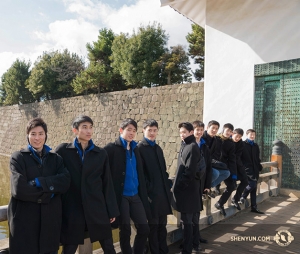 Shen Yun New York Company dancers tour Nijo Castle in Kyoto. (Photo by Kenji Kobayashi)
