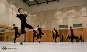 In Toronto, Steve Feng (foreground) and Shen Yun World Company dancers train in the rehearsal room. (Photo by dancer Jeff Chuang)
