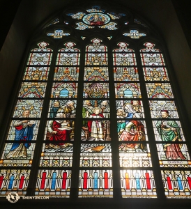 Mozaika v katedrále Spasitele v Bruggách. (fotil Jun Liang)