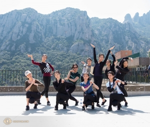 Finora uno dei punti salienti del tour europeo è stato un viaggio verso le montagne di Montserrat in Spagna, fuori di Barcellona
