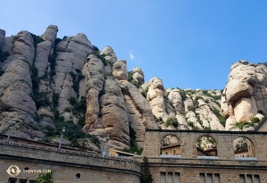 Si vous regardez les rochers assez longtemps, comme l’ont fait certains des artistes, vous commencerez à voir des visages humains, comme un Mont Rushmore naturel. (Photo du danseur Songtao Feng)