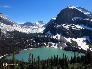 Samtidigt tog dansaren Kexin Li på sin nationalparksturné detta foto på Grinnell Glacier Trail, Glaciers nationalpark i Montana. 
