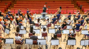 חזרות לקונצ'רטו לכינור מאת צ'ייקובסקי (פרק שלישי).