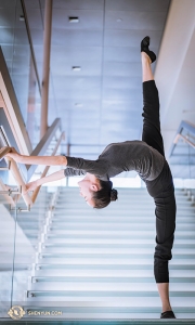 Sapevate che la prima ballerina Angelia Wang ama mangiare il cioccolato fondente come spuntino pre-spettacolo?... e guardate cosa riesce a fare dopo!
