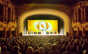 A San Francisco, Le War Memorial Opera House fut le lieu de prédilection de la Shen Yun International Company. Cette année, il a accueilli huit représentations à guichets fermés. Quelle photo préférez-vous ? De jour ou de nuit ?
