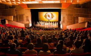 The Shen Yun International Company performed at the National Dr. Sun Yet-sen Memorial Hall in Taipei.