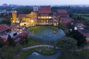 Záběr z výšky na Chiayi Performing Arts Center, kde jsme měli tři představení. (Foto se svolením Epoch Times)
