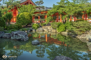 The tranquil surroundings of Sanjūsangen-dō temple. (Photo by Andrew Fung)