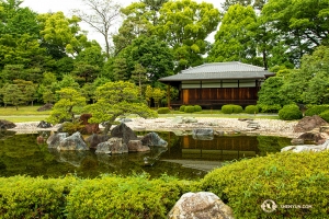 The pond of the beautiful Ninomaru Garden is next to a palace that bears the same name. These are part of Nijo Castle. (Photo by Andrew Fung)
