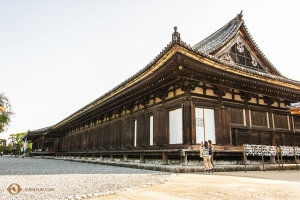 The Sanjūsangen-dō is a temple that was completed in 1164, and contains 1,000 life-size statues (124 of them have been there since the temple was built). (Photo by Andrew Fung)
