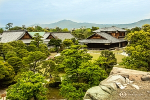 二條城始建於1603年，由眾多殿堂和幾座花園組成。 圖中建築是本丸宮殿的一部分。（攝影：舞蹈演員馮岳超）
