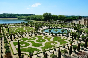 Die zauberhaften Gärten von Versailles werden behutsam gepflegt. (Foto: Jack Han)
