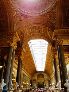 Foto lain dari keindahan arsitektur interior Versailles. (Foto oleh Tony Zhao)