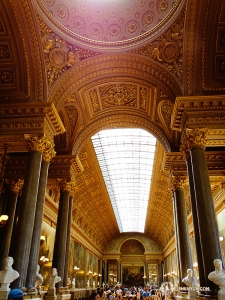 Foto lain dari keindahan arsitektur interior Versailles. (Foto oleh Tony Zhao)
