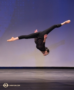 Michelle Lian performing a front aerial.
