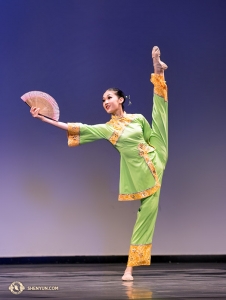 La danse de l’éventail de Anna Huang : « Brise d’Automne ».
